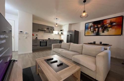 Vaulx-en-Velin Apartment | T2 moderne avec terrasse, proche de Lyon