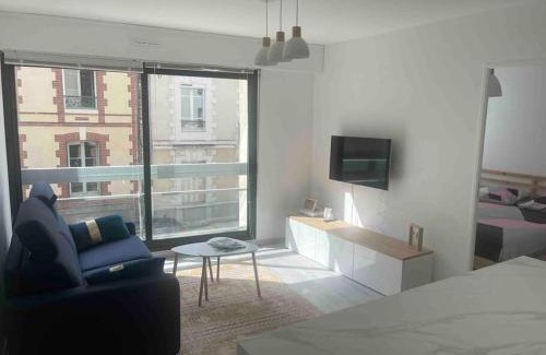 Arsenal-Redon Apartment | Modern Retreat in the Heart of Rennes by the Vilaine