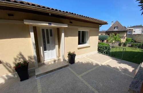 Sarlat-la-Caneda House | Discover T2 Neuf: Private Parking, Steps from the Center