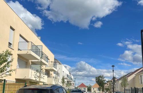 Ozoir-la-Ferriere Apartment | Ozoir-la-Ferrière T2: Guest Rated 10/10, Near Disneyland