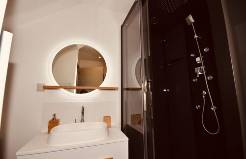 Huez-en-Oisans Ski Chalet | Cozy T2 Chalet Steps from Ski Lifts with Kitchen Access
