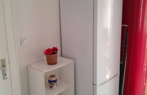 Balaruc-les-Bains Apartment | Cozy T2 with Ocean View & Spa, Guest Rated 9.2/10