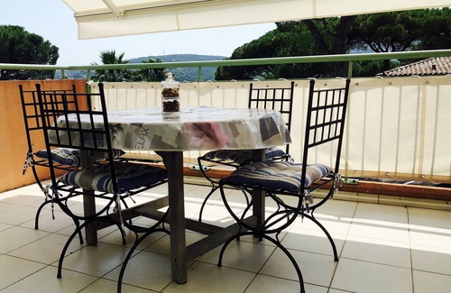 Sainte-Maxime Apartment | Air-Conditioned T2 with Ocean View & Pet-Friendly Amenities