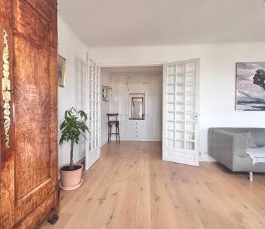 Canclaux Apartment | Ideal T2 - Procès: Free Parking, High-Speed WIFI & Family Friendly