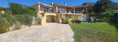 Viggianello Apartment | Oceanfront T2 Propriano: 4-Star Stay with Private Beach