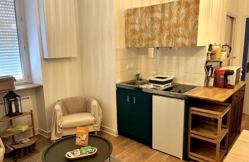 Mairie de Doulon Apartment | Cozy T2 Quartier Mitrie: Ideal for Couples with Family Options
