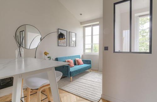 Charlier - Valvert Apartment | T2 rénové et confortable à Écully pour 2 personnes