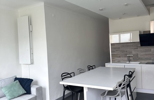 Canet-en-Roussillon Condo | Modern T2 Refait à Neuf with Oceanfront Views & Spa