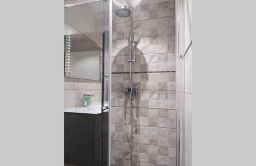 Cluses Apartment | Modern T2 in Cluses with Wheelchair Access & High Ratings