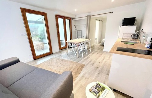 Larmor-Plage Apartment | Cozy Oceanfront Retreat Just Steps from the Beach