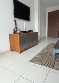 Saint-Denis Apartment | Pet-Friendly Escape at T2 Saint-Denis - Oceanfront Retreat
