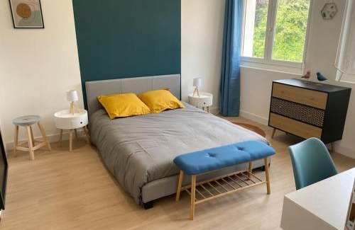 Saint-Florentin Apartment | Cozy T2 with Balneo Tub in Quiet Courtyard Retreat