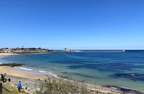 Ciboure Apartment | Quiet Retreat with Ocean View & Pool – Guest Rated 9.8