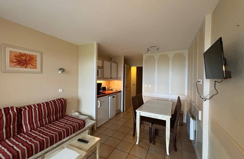 Behobie Apartment | T2 with pool on the Corniche