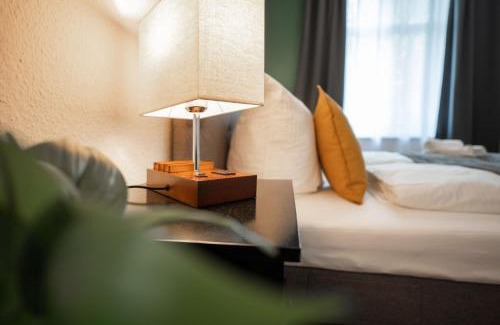 Chemnitz Apartment | Premier Boardinghouse in Citycenter with Parking
