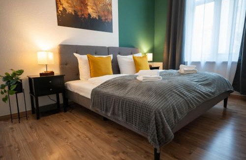 Chemnitz Apartment | Premier Boardinghouse in Citycenter with Parking
