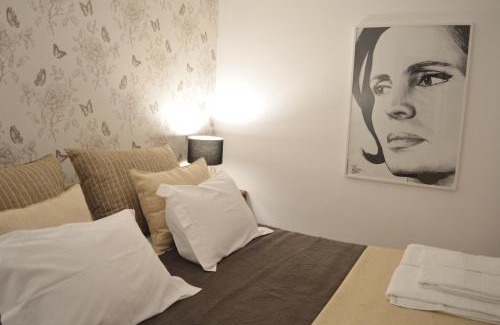 Santa Marinha House | Budget-Friendly T2P Félix House: Rated 9.5, Family-Friendly Stay