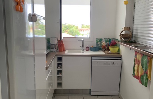 Tartane Apartment | Ideal T3 Steps from the Beach with Inviting Terrace