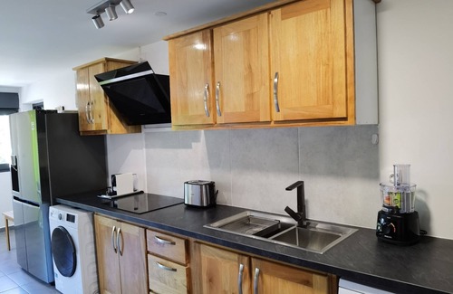 Centre-Ville Apartment | Oceanfront Bliss at Résidence Georgette - Rated 10/10