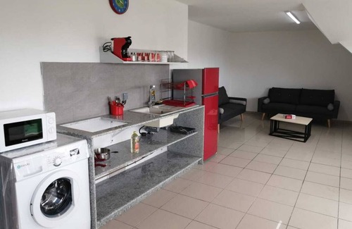 Saint-Denis Apartment | Stunning T3 in Hypercentre St-Denis with Breathtaking Views