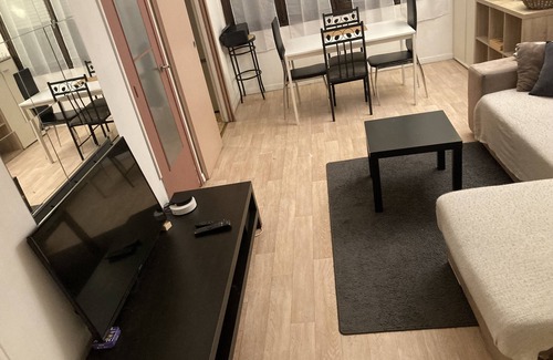 Bagneux Apartment | Cozy T3 Apartment: Wifi & Spa Near Metro and Amenities