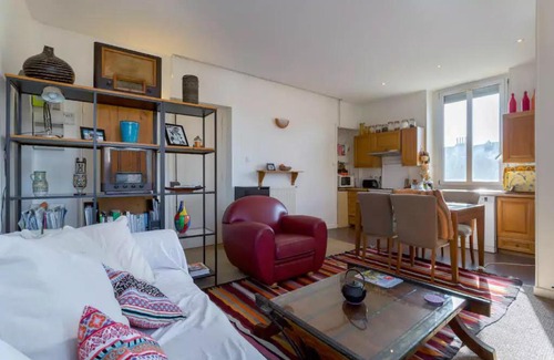 Vaise Apartment | Convenient T3 Near Saône and Vieux Lyon with Garage