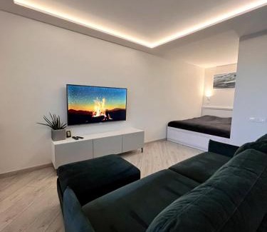 Old Town Apartment | Modern T3 Apartment with Self Check-in & Family-Friendly Amenities