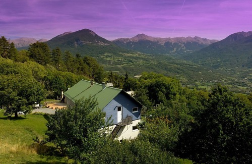 Embrun Apartment | Exquisite EMBRUN Apartment with Private Tennis & Pool Access