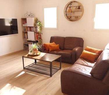 Ceyreste Apartment | Relax in T3 with Private Outdoor Hot Tub & Great Reviews