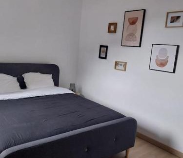 Ceyreste Apartment | Relax in T3 with Private Outdoor Hot Tub & Great Reviews