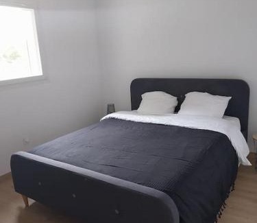Ceyreste Apartment | Relax in T3 with Private Outdoor Hot Tub & Great Reviews