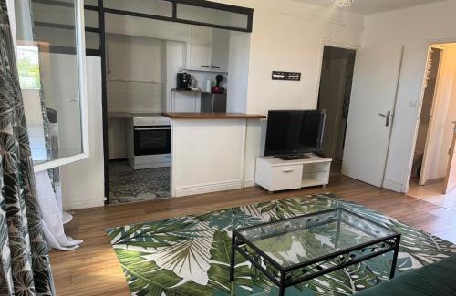 Saint-Louis Apartment | Well-Equipped T3: Family-Friendly Comfort Awaits You