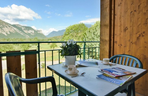 Giez Condo | Giez | 2BR Alcove with Pools and Family-Friendly Amenities