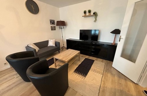 Saint-Vincent Apartment | Convenient T3 Centre Ville Steps from Train Station & Shops