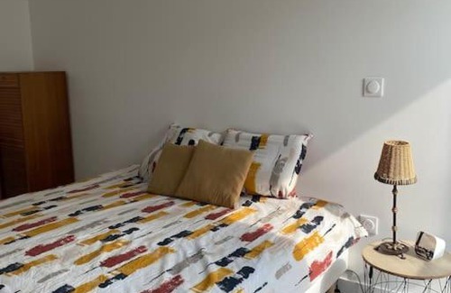 Noisy-le-Sec Apartment | Inviting T3 Apartment with Terrace - Rated 9.4/10!