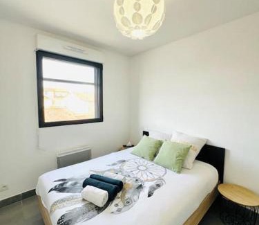 Villeneuve-les-Maguelone Apartment | Cozy T3 Apartment Near the Sea with Parking Available