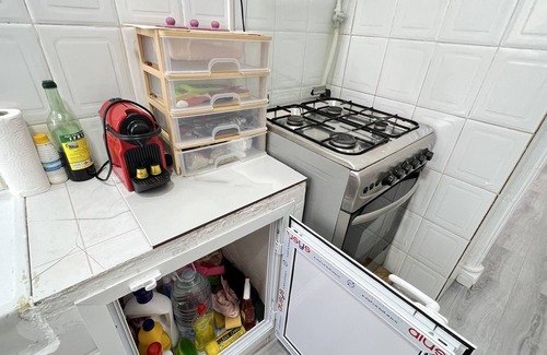 Boumerdes Apartment | Cozy T3 Downtown Boumerdes: Child-Friendly & Secure Stay