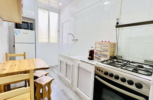 Boumerdes Apartment | Cozy T3 Downtown Boumerdes: Child-Friendly & Secure Stay