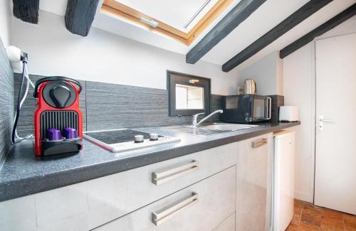 Decre-Cathedrale Apartment | Historic T3 Duplex in the Heart of a Vibrant Neighborhood