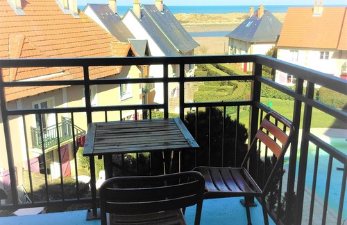 Cabourg Apartment | Bright T3 Duplex with Ocean View and Pool for Families