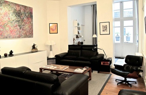 Grand Parc-Paul Doumer Apartment | Guest Rated: T3 HYPERCENTRE with Kitchen & Family-Friendly Amenities