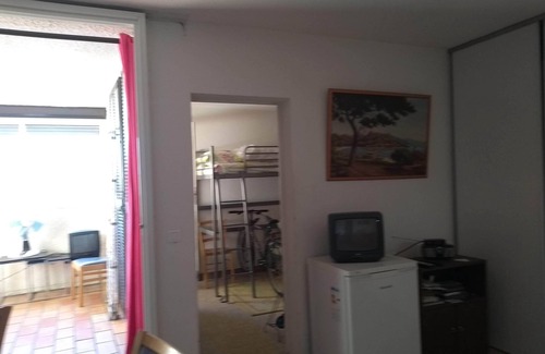 Leucate Condo | Pet-Friendly T3 in Languedoc with Oceanfront Views