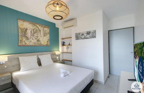 Carosse Apartment | Ocean View Retreat: T3- Infini bleu, 4-Star Family Friendly