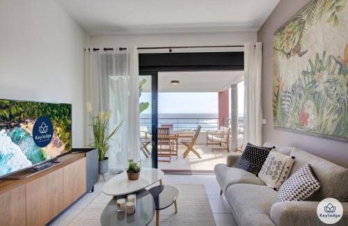 Carosse Apartment | Ocean View Retreat: T3- Infini bleu, 4-Star Family Friendly