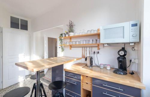Macon Apartment | Family-Friendly Retreat at T3-Isabelle et Christian