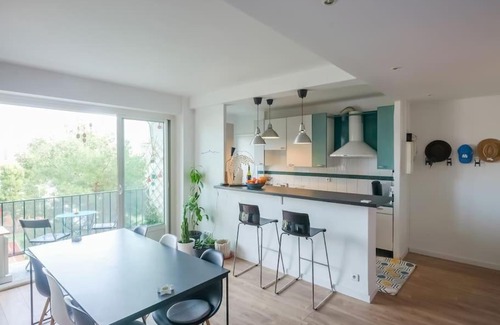 Saint-Giniez Apartment | Bright T3 with Scenic Views Near the Velodrome