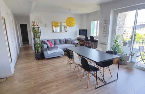 Saint-Giniez Apartment | Bright T3 with Scenic Views Near the Velodrome