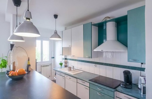 Saint-Giniez Apartment | Bright T3 with Scenic Views Near the Velodrome