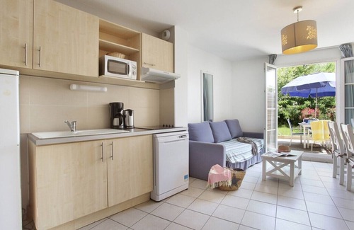 Cabries Apartment | Relaxing Stay at T3 Meublé avec Terrasse in Cabriès