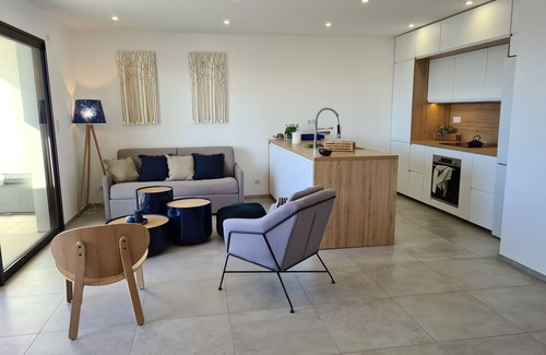 Pietrosella Apartment | Elevated Ocean View Retreat: T3 Neuf Design with 9.8 Rating
